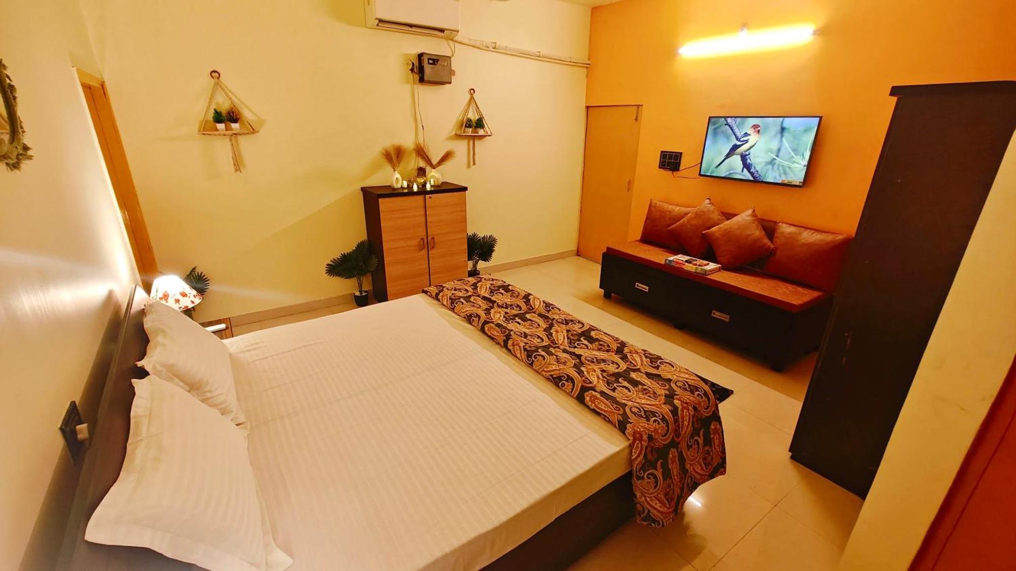The Yellow House - Couple'S Getaway In Gomti Nagar- 1 Bhk Lucknow Exterior foto